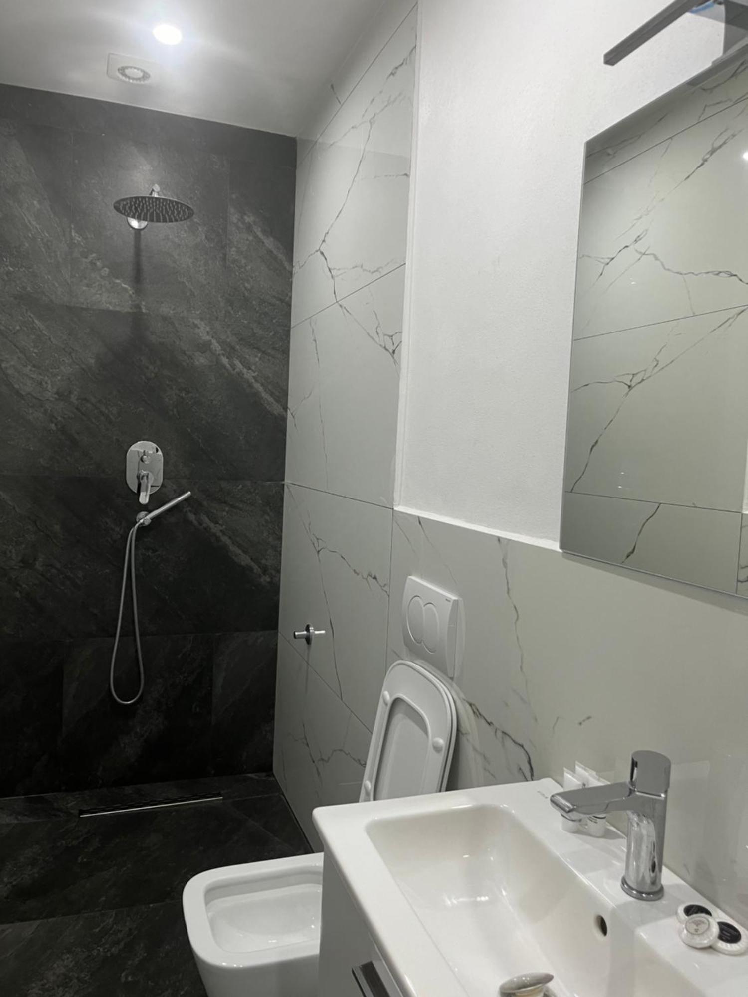 Hotel Luli City Center Durrës Esterno foto
